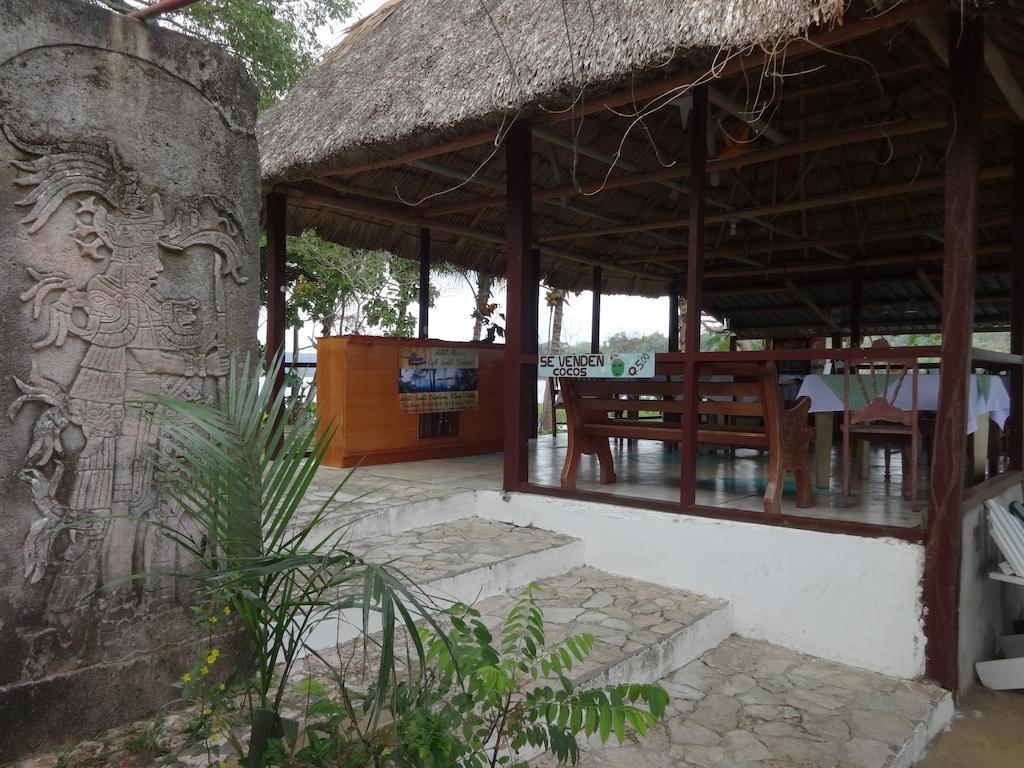 Hotel Santa Barbara Tikal フローレス エクステリア 写真